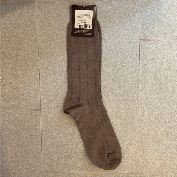 NWT Johnston & Murphy over the calf socks in taupe - Picture 2 of 12